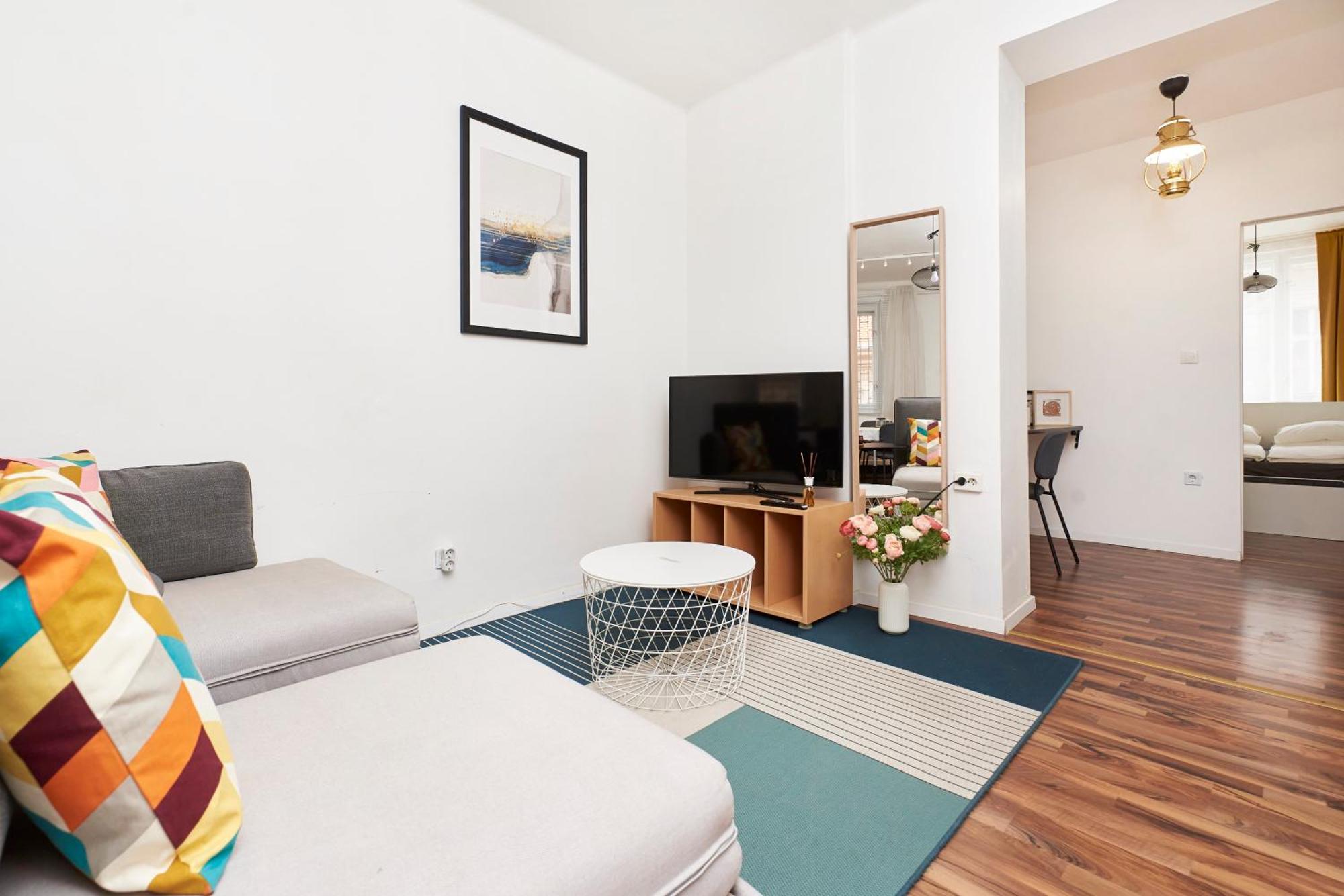 U Home Central Budapest Bagian luar foto