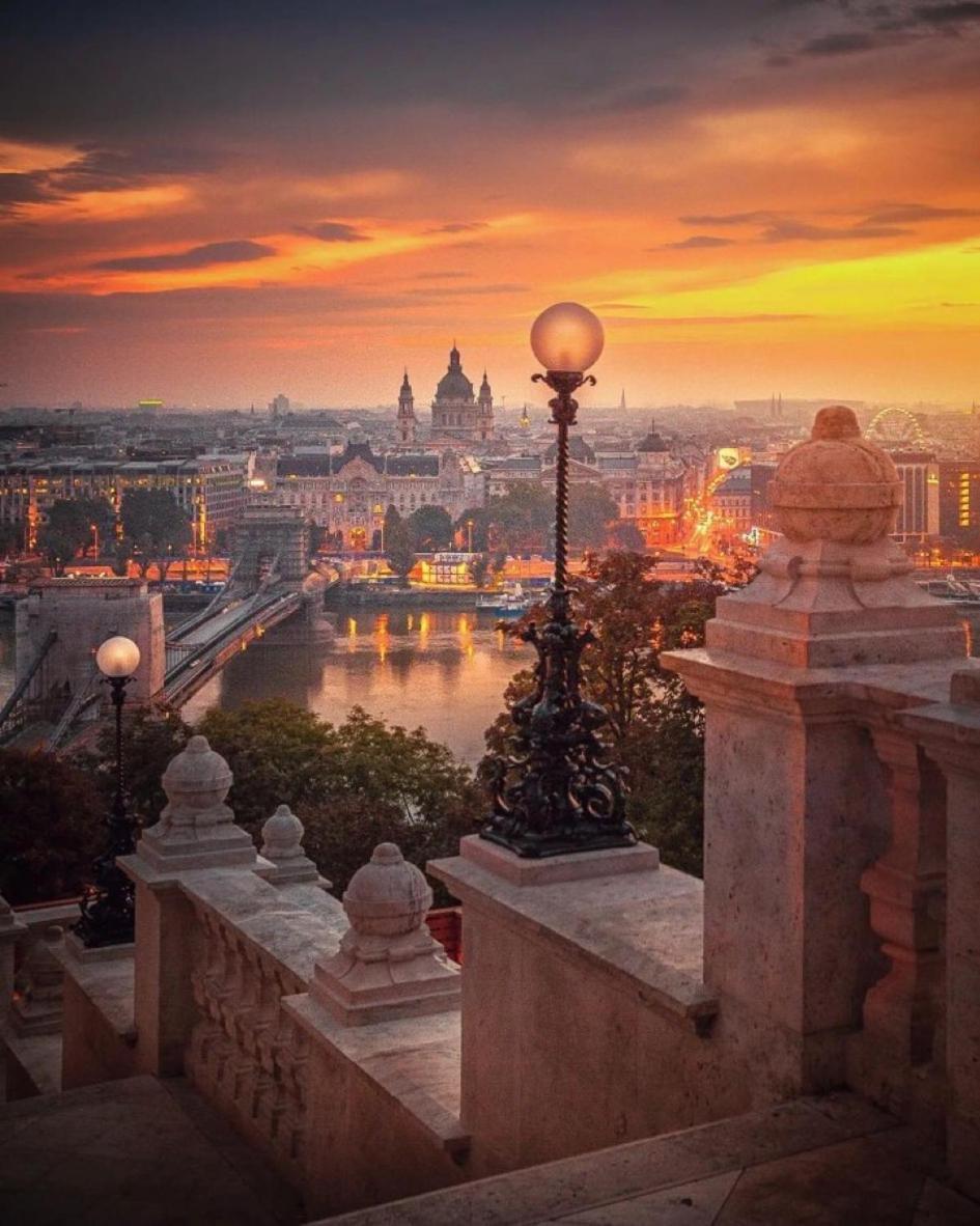 U Home Central Budapest Bagian luar foto