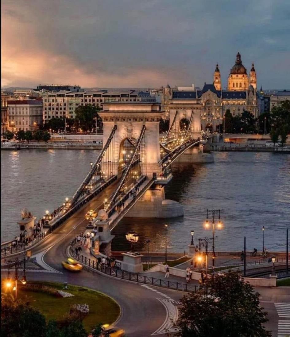 U Home Central Budapest Bagian luar foto
