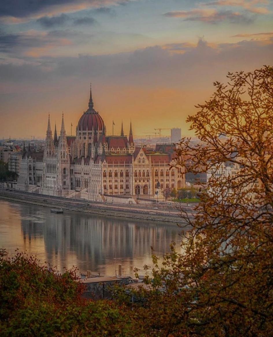 U Home Central Budapest Bagian luar foto